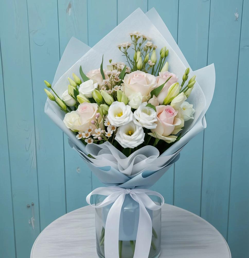 Букет цветов из: Розы и Лизиантусы в Еремино