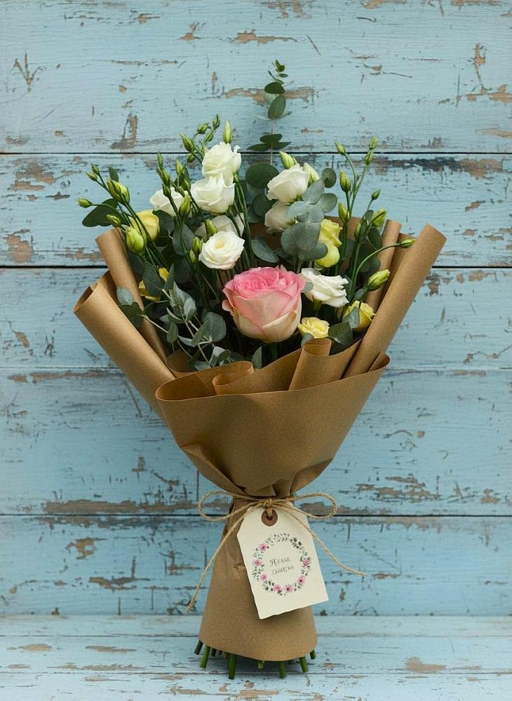 Букет цветов из: Розы и Лизиантусы в Еремино