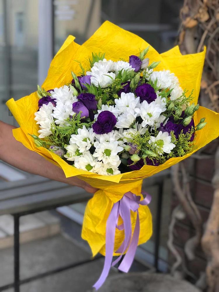 Букет цветов из: Ирисы, Хризантемы и Ромашки в Еремино