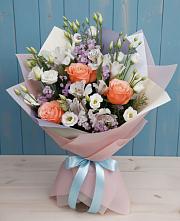 Букет цветов из:  Лизиантусы, Розы, Альстромерии и Гипсофила в Еремино