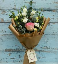 Букет цветов из:  Розы и Лизиантусы в Еремино