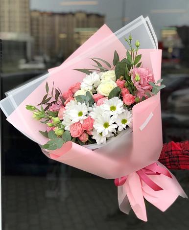 Букет цветов из: Розы, Лизиантусы и Хризантемы в Еремино